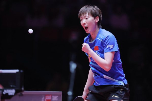 4-3反转  ！王曼昱险胜张本美和 晋级下一轮  世界杯赛  女单八强
