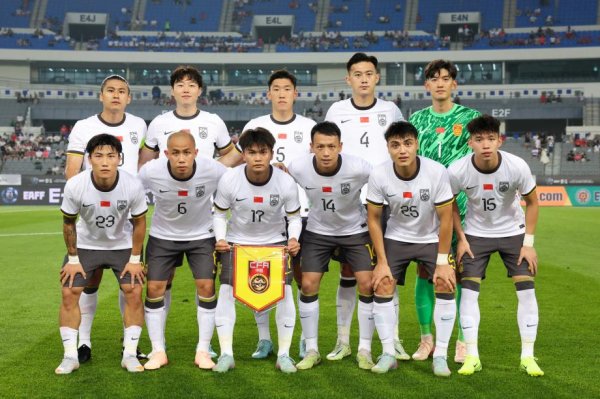 东亚杯-李东炅世界波 中国男足0-3不敌韩国男足