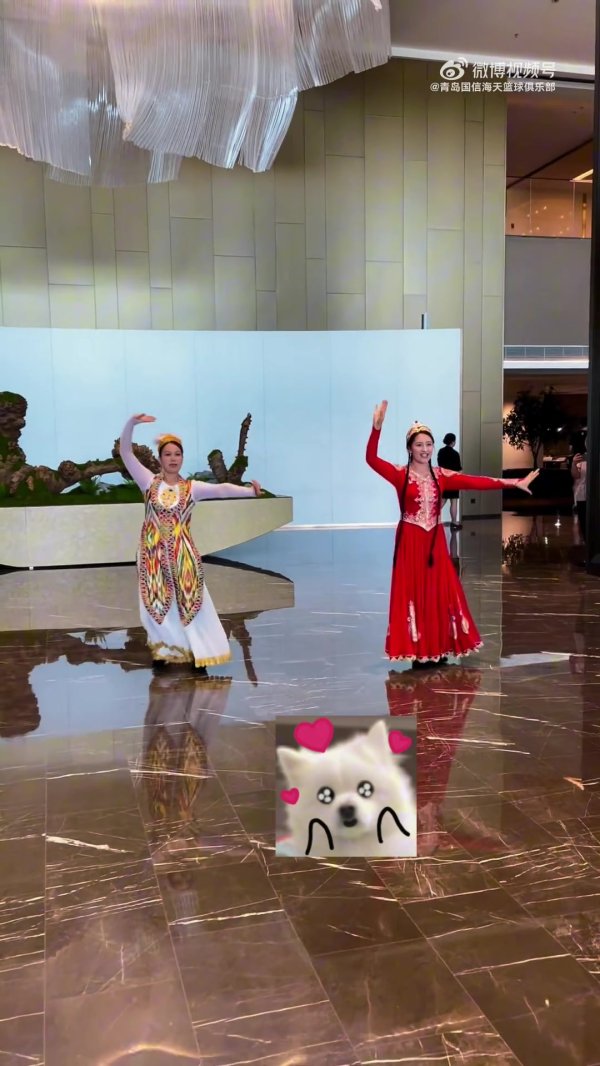 今天青岛全队抵达新疆 准备比赛  夏季职业联赛  可克达拉站！