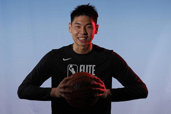 媒体人：新赛季CBA会看到崔永熙归来 踏出去过就已经够了