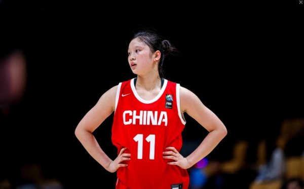 媒体人：中国U16女篮上半场压制日本 她们有能力在实战中成长