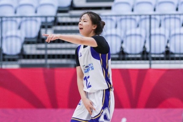 全国女篮冠军赛  综述：赖一丹三分致胜球  助厦门连胜 陕西终取首胜