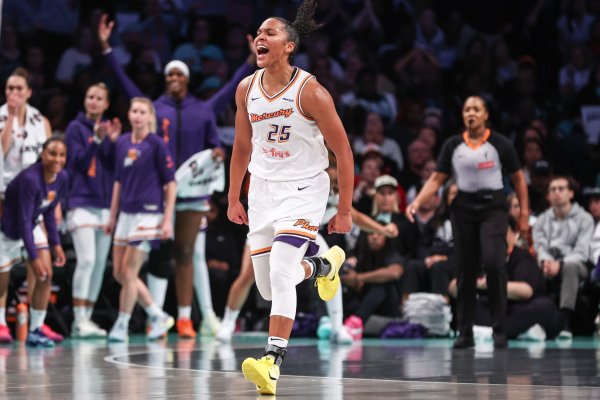 “准四双”！托马斯11中7交出17分12板10助全面表现 但有9次错误