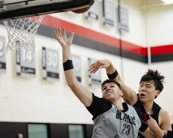 美媒：开拓者早晚要在杨瀚森&克林根之间2选1 有人说后者像戈贝尔