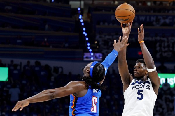 华子：找到中投甜点位&迎着防卫  干拔积分   这是乔丹教我最棒的东西