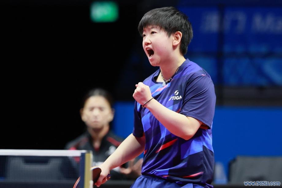 [图]孙颖莎4-1战胜王晓彤 晋级下一轮  十五运会女单八强乒乓球十大品牌