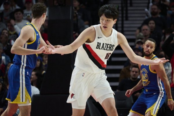 篮板球  季前赛新高！杨瀚森有所进步得9分6板1助1帽 另有1错误  4违例