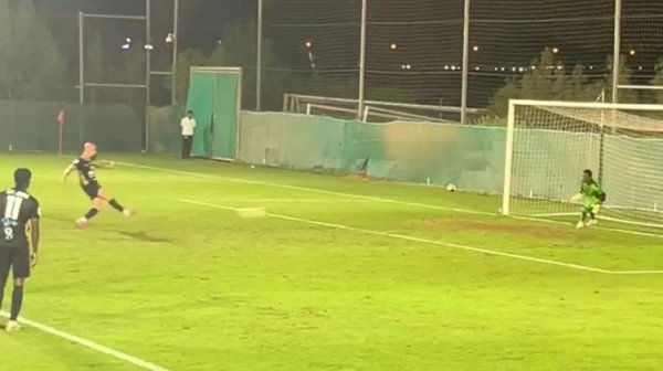 太阳报：利物浦旧将谢尔维在阿联酋第三级职业联赛  射门，首次杆位失点