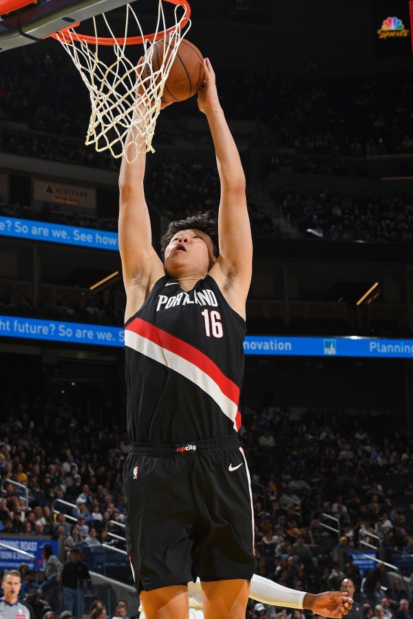 杨瀚森落泪？开拓者自媒体：这体现他对球队的热爱 有他何其有幸