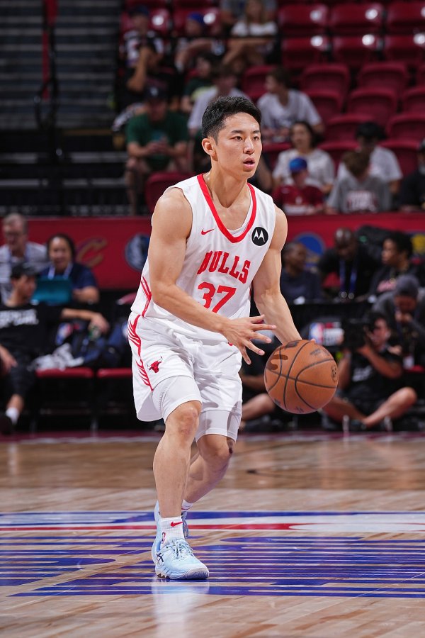 媒体人：河村勇辉被裁 看来日本市场也不管用 NBA擦边球员真可怜