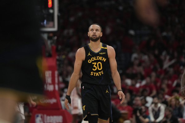 库里：第17个赛季的感觉非常好 希望能赢对阵湖人的揭幕战