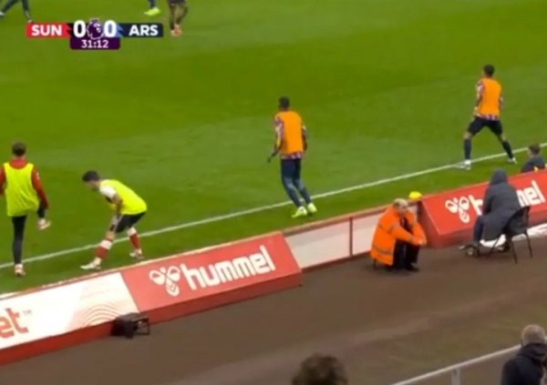 广告牌前移应对枪手定位球！桑德兰主帅：是的，我们想以细节求胜